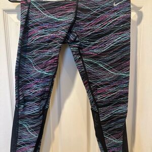 Nike Black and Pink Patterned Capri Leggings
